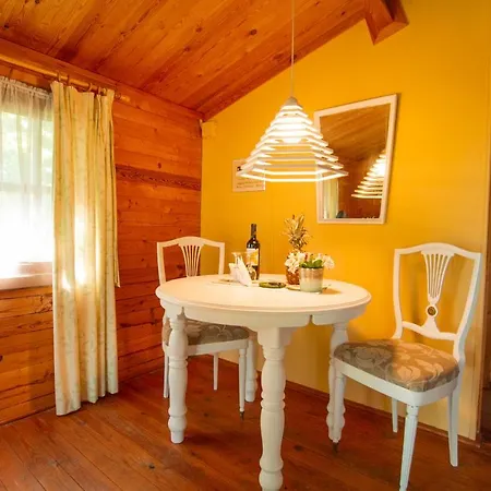 El Blanco - Romantica Cabana De Madera Bed & Breakfast *